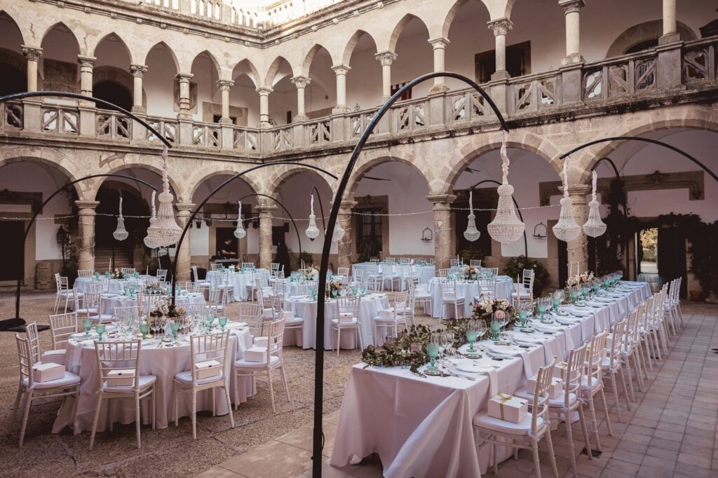 Salón exterior en Monesterio de día, encargado de catering y decoración machaco.catering