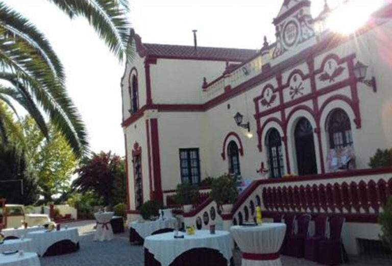 villarosa2 Palacio Villarosa desde fuera con zona de cocktel preparada